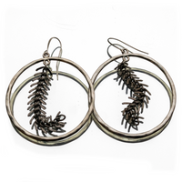Signature Hoop with Chainmail Detail