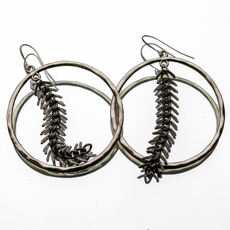 Signature Hoop with Chainmail Detail