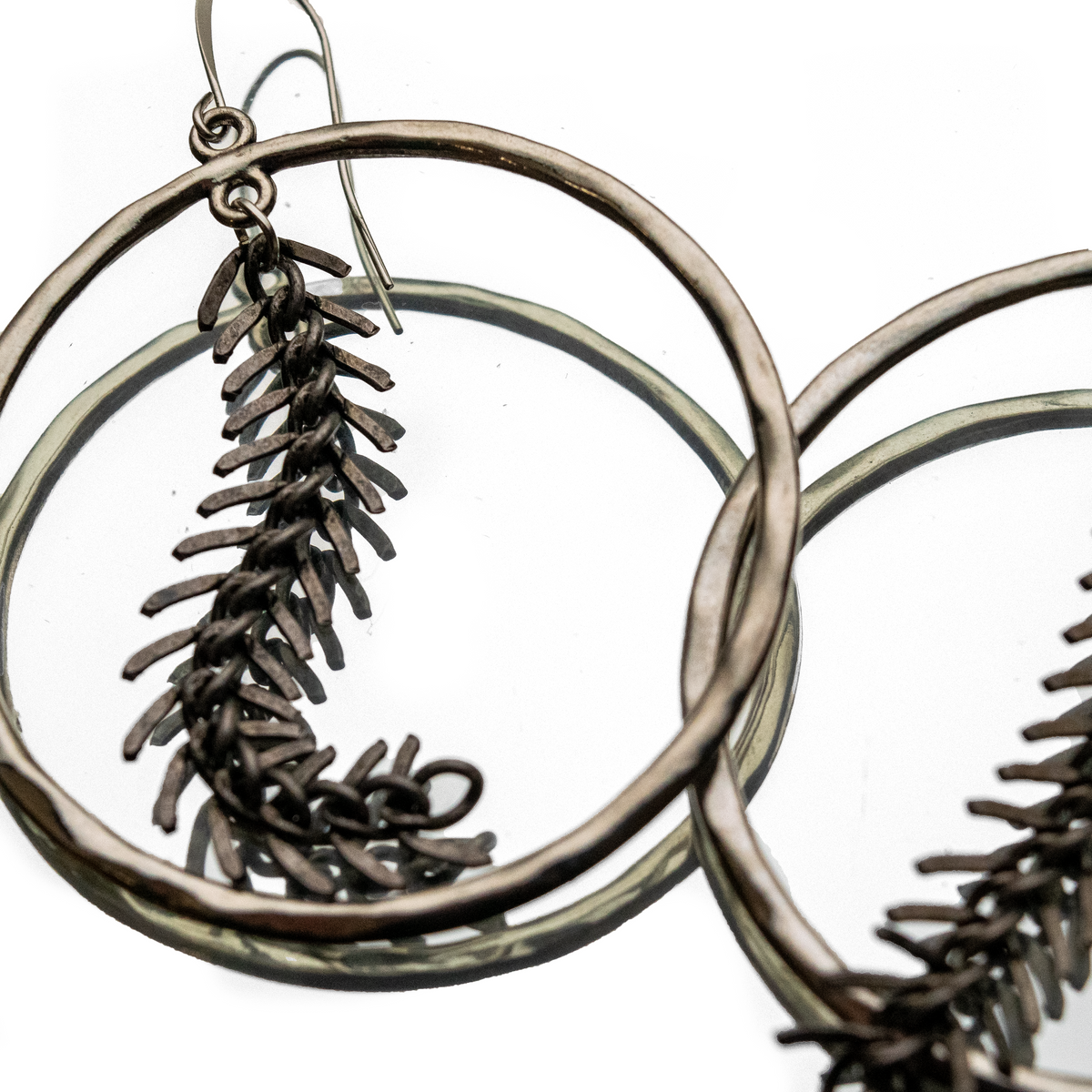 Signature Hoop with Chainmail Detail