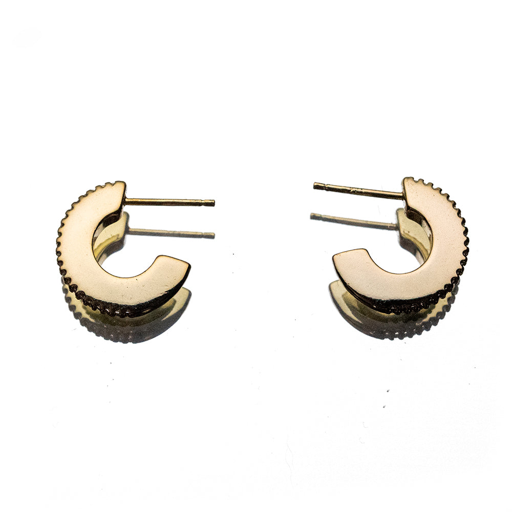 Scallop Edge Huggie Earrings