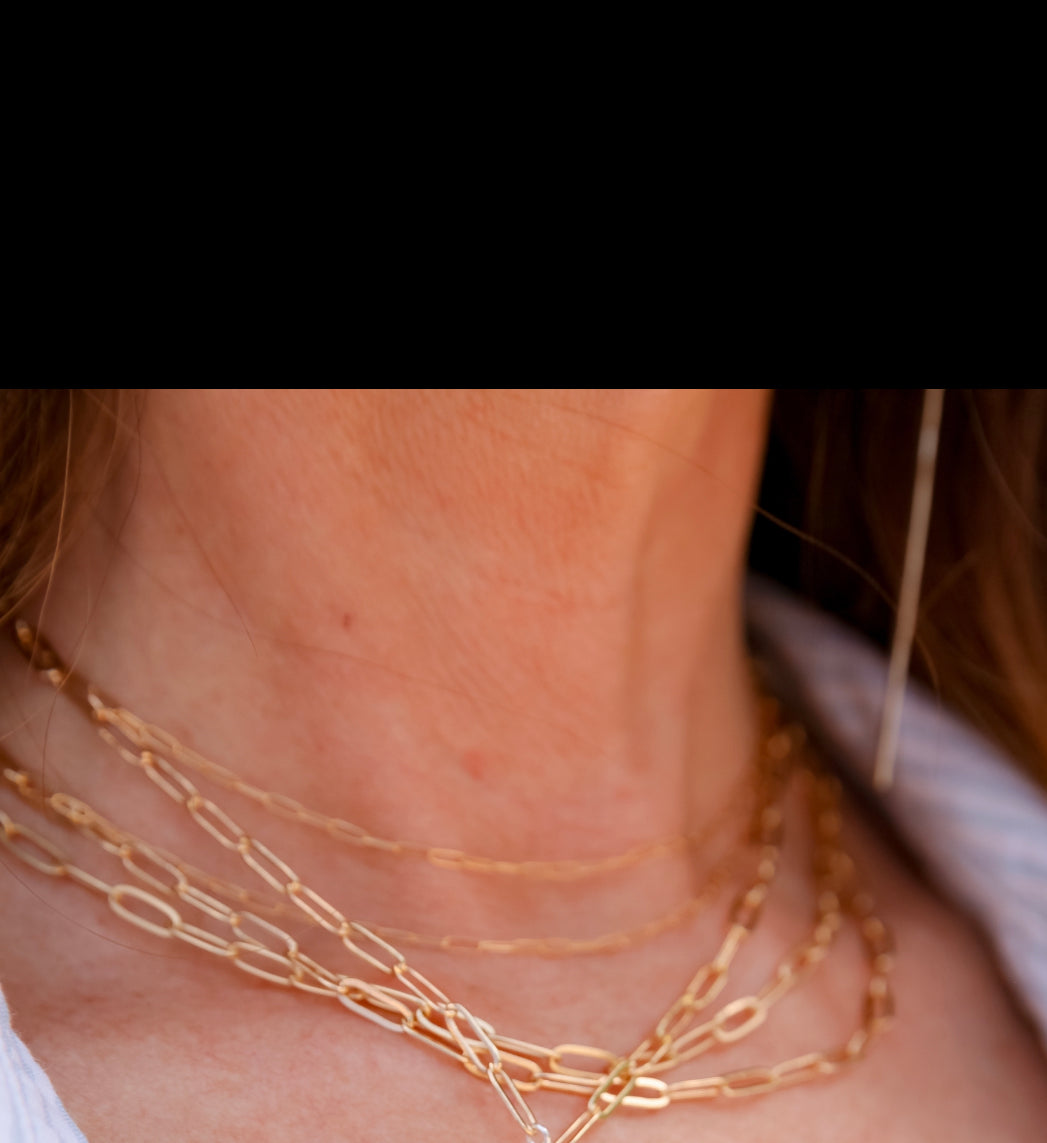 Gold bound layer necklace