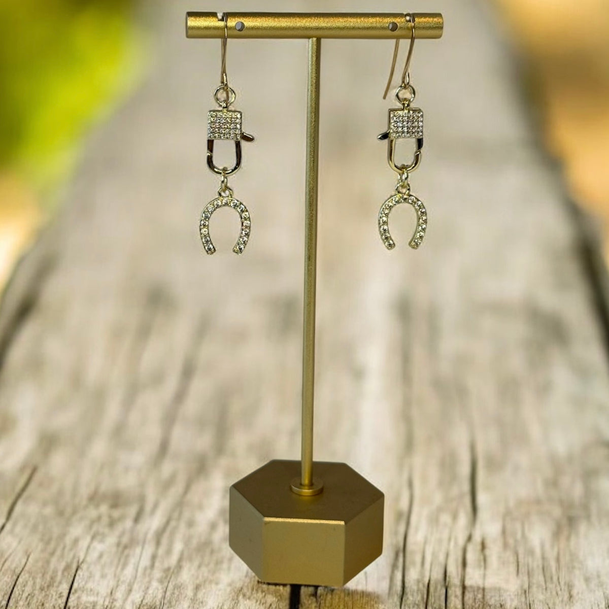 Glitzy Horseshoe Luck